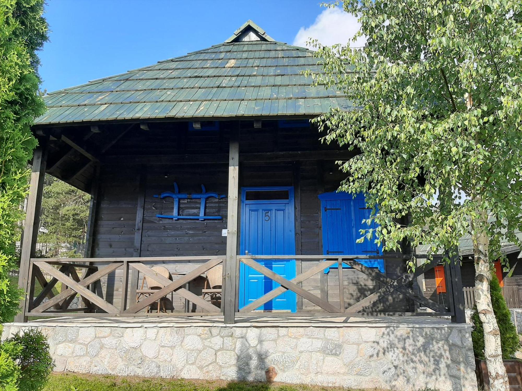 El Paso City, Zlatibor - Unique Wooden Cottages, Treehouse, Wild West Rooms, Accommodation 1-6 People Habitación foto