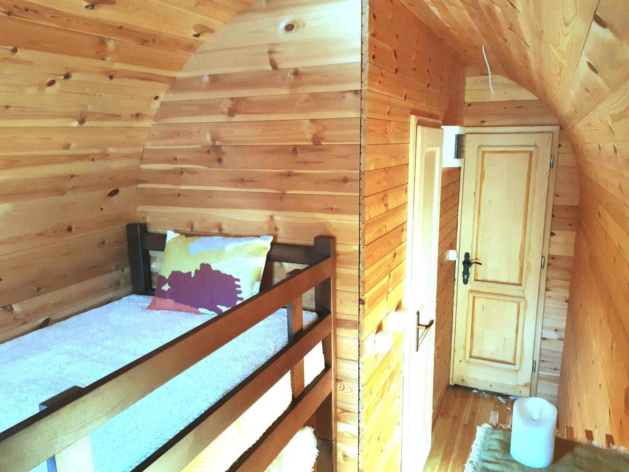 El Paso City, Zlatibor - Unique Wooden Cottages, Treehouse, Wild West Rooms, Accommodation 1-6 People Habitación foto